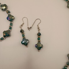 Vintage Style Teal Peacock Iridescent Faceted Crystal Clover Jewelry Set