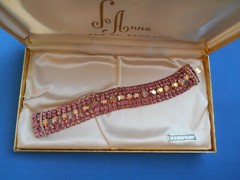 Vintage Joanne Jewels of Elegance Bracelet Man Made Gems Gold plated 6 1/2″