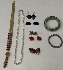 Vintage Costume Jewelry Lot Faux Pearls Enamel Earrings Bracelets Necklace (8p)