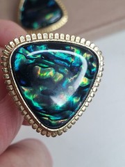 Abalone Style Goldtone Triangle Pierced Stud Earrings 1.25in Vintage 1980s