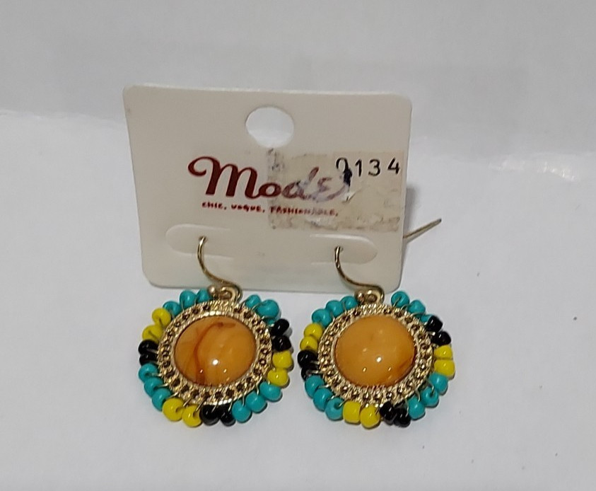 Vintage Mode Art Pierced Earrings