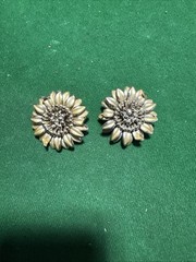 Vintage Flower Gold Tone Clip On Earrings