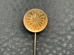 Vintage 14K Yugoslavia Gold Flower Starburst Etched Stick Pin