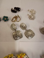 Women’s Vintage Clip-On Earrings 21 Pairs