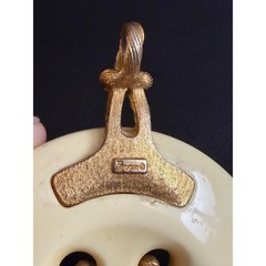 Vintage TRIFARI Pendant Button Gold Tone Cream Oversized Sewing