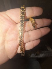 Vintage Gold Tone Leaf V-Link Bracelet 7 and 1/2 inch brand new