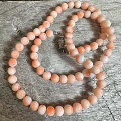 Vintage Angel Skin Salmon Coral Beaded Necklace 5mm 18gr 17”￼