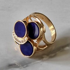 Vtg Womens Round Blue Disk & Rhinestone Cocktail Ring Marked ~ 18kt H.G.E.