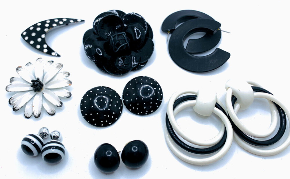 Lot 8 Dramatic 1960s-1980s Plastic Resin Metal Black & White Earrings & Brooches