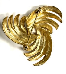 Vintage Unbranded Goldtone Spiral Pinwheel Flower Brooch/Pin