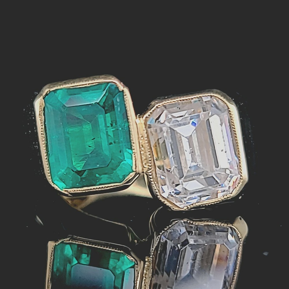 Vintage 18k Yellow Gold Engagement ring 6.75CT. Green Gem Emerald Emerald Cut