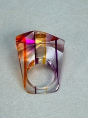 Lions International Abstract Raindown Ring Size 4.25 Vintage Lucite Modernist
