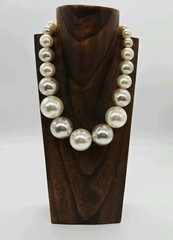 Faux Pearl Necklace White Chunky Graduated Wilma Flintstone Silver tone 21 in