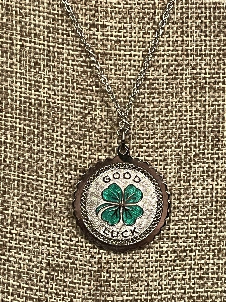 VINTAGE 925 STERLING SILVER GOOD LUCK CLOVER PENDANT ON 18” CHAIN Necklace