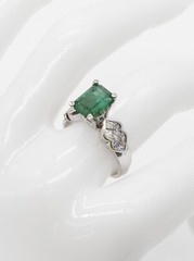 Bellari $12,000 5.50ct Natural Emerald Princess Cut Diamond 18k White Gold Ring