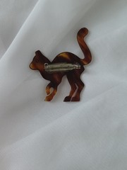 Vintage Kitty Cat Lucite Tortoise Shell Plastic Pin