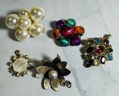 Lot 24 Vintage Findings & Pendants Large & Medium For Crafting Or Up Cycling