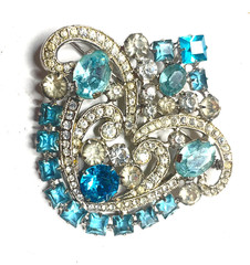 Weiss Co. NY Brooch Pin Pendant Rhinestone Blue White Silver Tone Metal