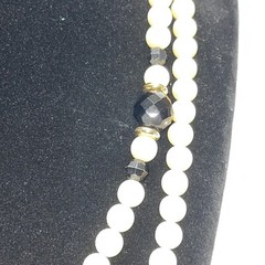 NWT faux pearl black glass bead necklace vintage Long 1 Piece Gold Tone Beads