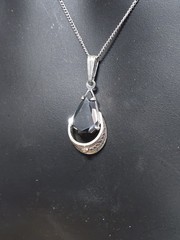 1950’s Sorrento Sterling Silver & Hematite Pendant 15.5″ Chain Filigree Accent