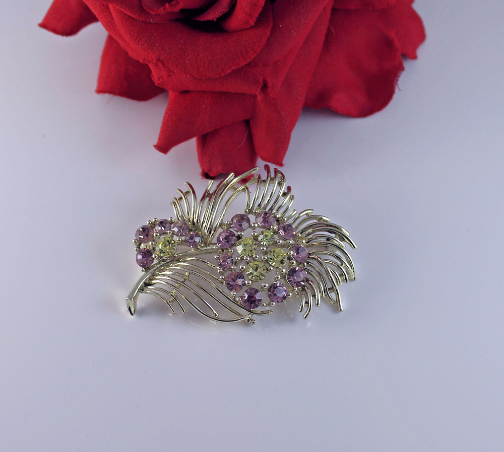 Vintage Lisner Lavender & Yellow Rhinestone Gold tone Pin Brooch CAT RESCUE
