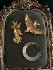 Lot of 3 Vintage Estate Gold Tone Brooches Pins Grapes Cluster Blue Rhinestones