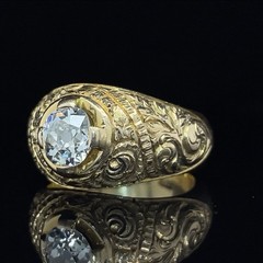 Victorian 1.03 Carat Old Mine Cut Engraved Solitaire Ring 18K Gold