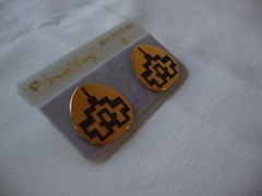 VINTAGE SAMUEL HUANG DESIGNER CLOISONNE RETRO ABSTRACT PURPLE ENAMEL EARRINGS