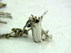 Vintage WINARD Sterling Silver Charm Bracelet With 9 Charms – 7+ inches