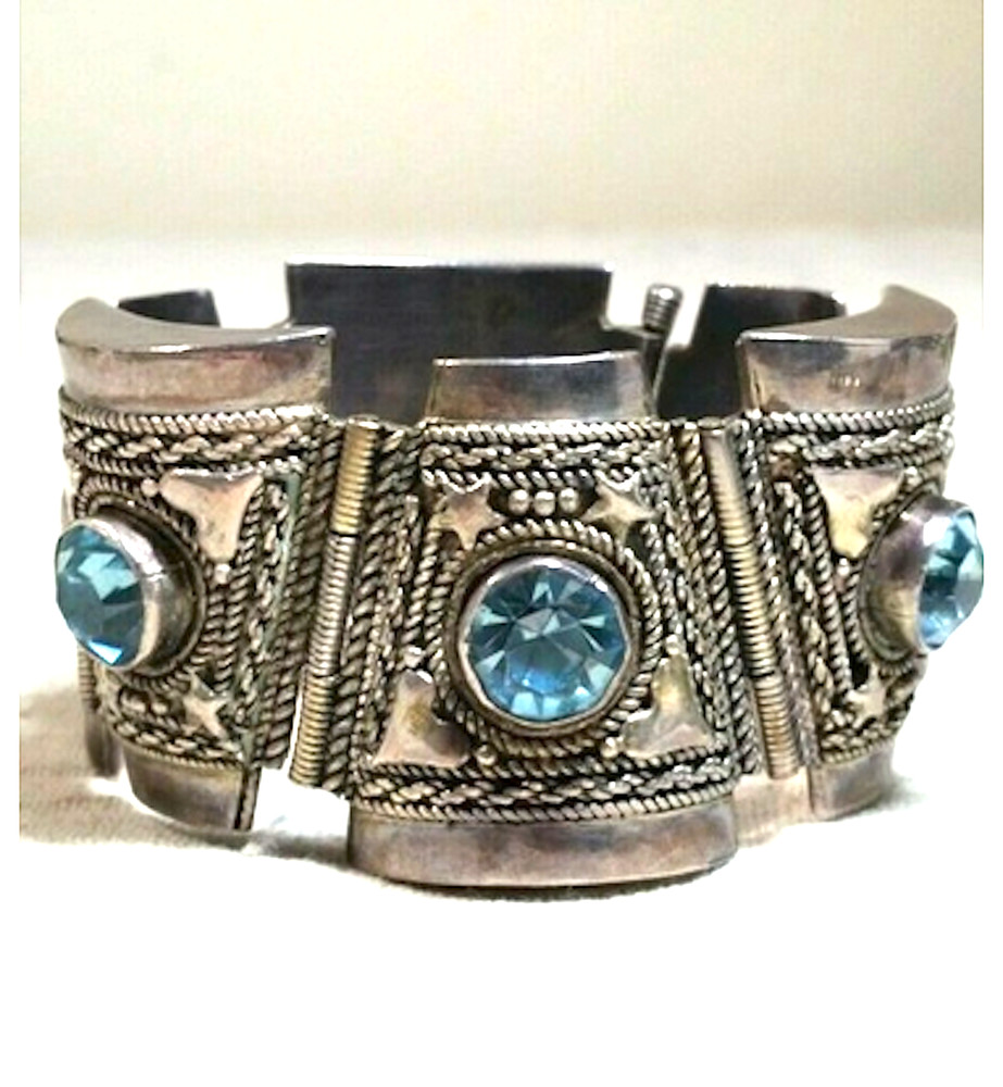 Very rare Vintage 7″ bracelet – 935 silver (3.4ounces) – sparkling blue stones