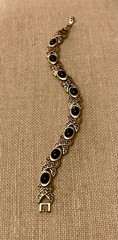 Vintage Gold Tone Acrylic Faux Onyx Bracelet 7.25″ Length Retro