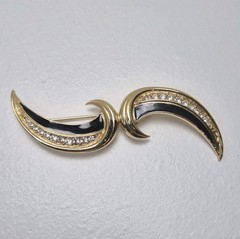 Vtg Signed Trifari Black Enamel & Rhinestone Gold Tone Brooch, Pin 3-1/8″