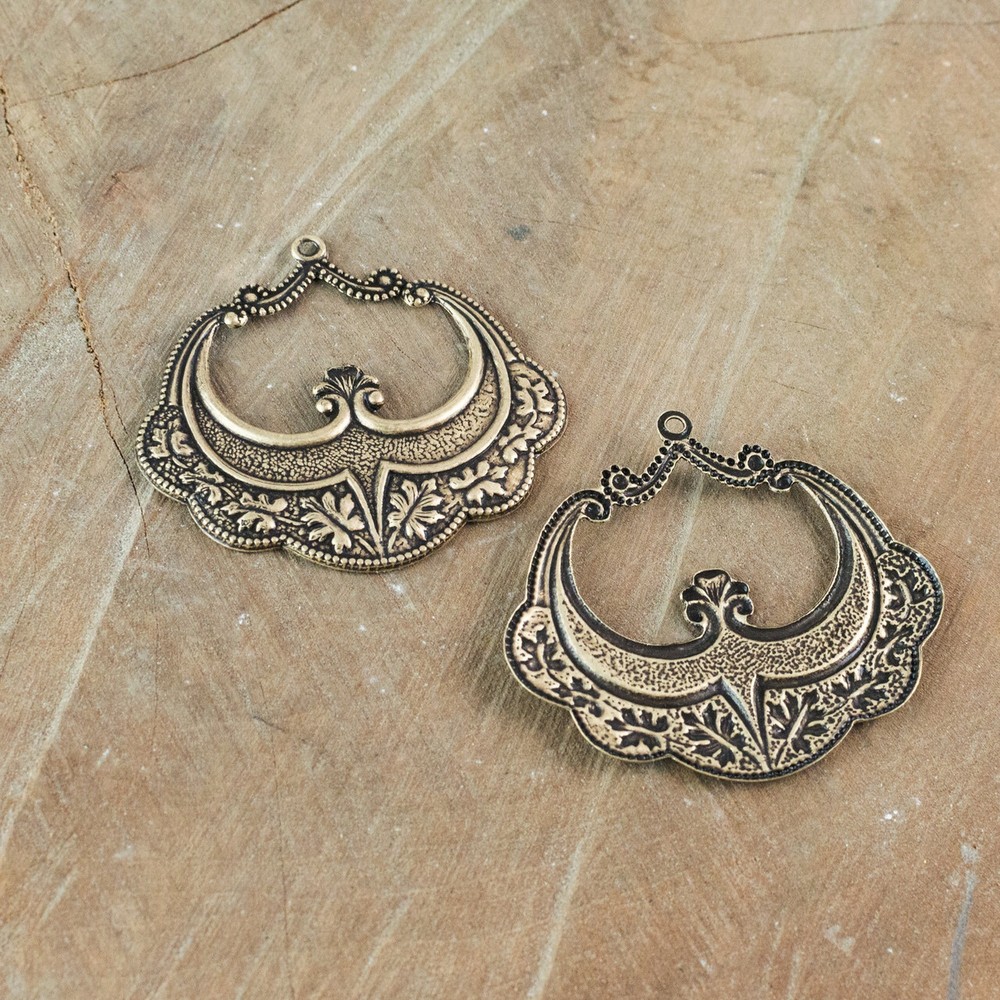 1 Hole Brass Ox Etched Rounded Pendant 48x45mm (2) mtl504B