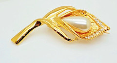 elegant Vintage style Gold Tone 2.5″ flower shape fashion jewelry Brooch/pin