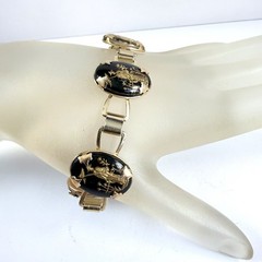 Vintage Reversed Intaglio Cameo Style Glass Cabochon Asian Figural Bracelet 7”