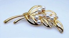 elegant Vintage style Gold Tone fake pearl & crystal fashion jewelry Brooch/pin