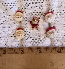 Lot of 7 Christmas Santa Vintage Brooches Pins Earrings 1970s-2000s?