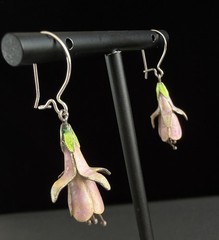 VTG 70s Thousand Flowers Nouveau Style Enamel Fuchsia Flower Sterling Earrings