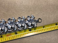 Vintage 1950’s-1960’s? Rhodium Plated Flower Plaque Link 7″ Costume Bracelet