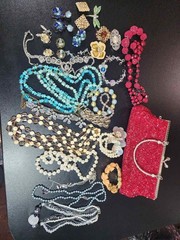 Vintage jewelry set of 26 in vintage purse