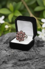Vintage 925 Sterling Silver Red Garnet Flower Ring Size 7
