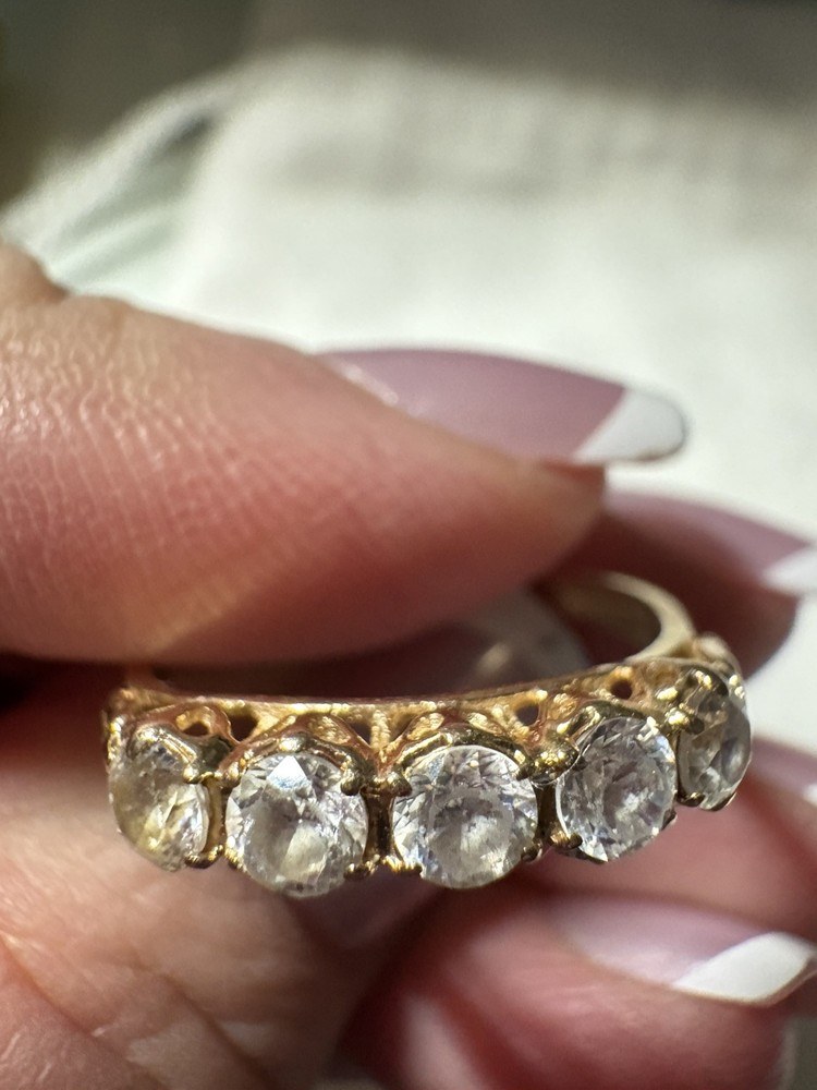 Vintage 14K Yellow Gold 5 Diamond Stone Ring Size 7.75
