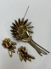 Vintage Fuchsia Chartreuse Rhinestone Waterfall Brooch Earrings Demi Parure Set