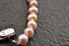 Off-round shape freshwater pearls necklace (440mm(17.3in) 212.5ct) “GEM REPORT”.