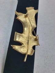 Large Goldtone Enamel Leaf Brooch Pin 3.5 Inches Long