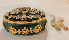 joan rivers jeweled secrets keepsake box Royal Dream brooch earrings pin