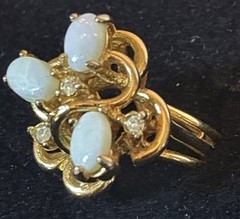 Vintage 18K HGE Size 8 Cocktail Ring with Three Fire Opals With Diamonds Sz 6.5