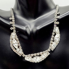 Elegant Swag Design Sparkling Rhinestone Silver Tone Art Deco Style Vtg Necklace