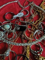 44-Piece Estate Jewelry Collection – Mixed Fashion Jewelry – Rings, Necklaces