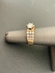 14k Yellow Gold Ring 1/2CT Center Stone with 0.60CTW Side Diamonds (B21)